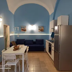 Il Piccolo Cortile Aeroporto di Catania Fontana Rossa